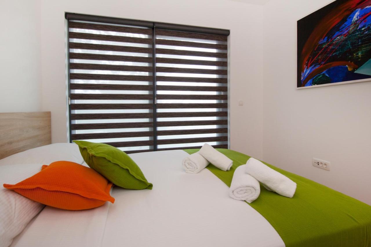 Apartments By The Sea Makarska - 19145 Εξωτερικό φωτογραφία